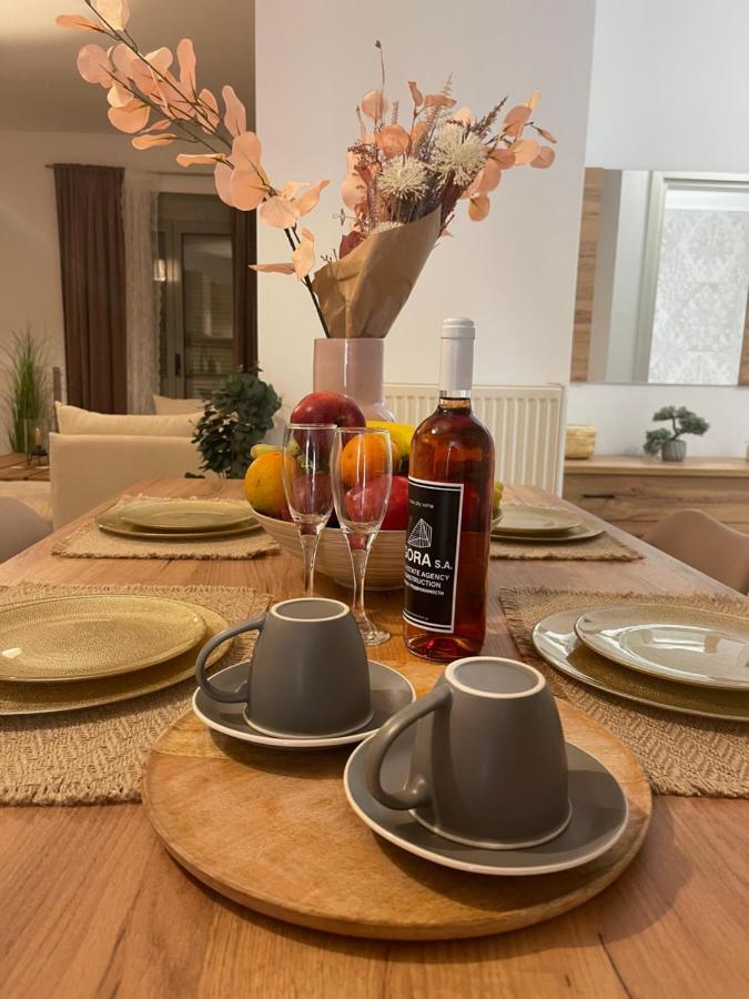 Agora Luxury Apartment 1 루트라키 외부 사진