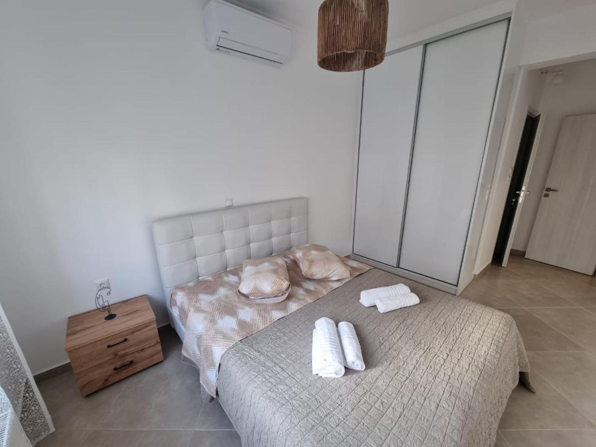 Agora Luxury Apartment 1 루트라키 외부 사진