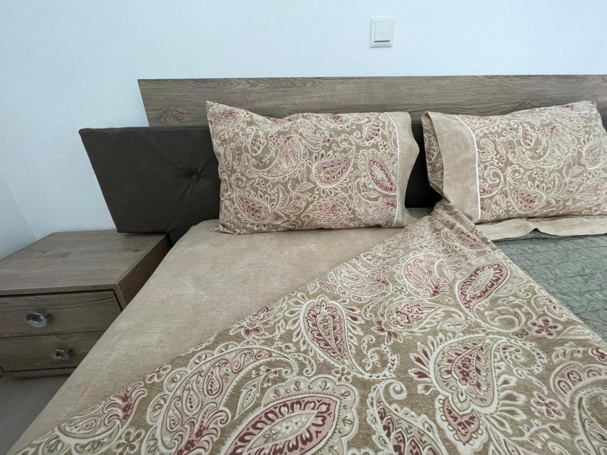 Agora Luxury Apartment 1 루트라키 외부 사진
